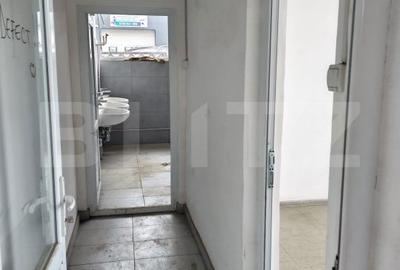 Spațiu comercial, de 560 mp, în Central - 1