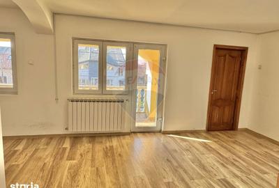 Casă cu 6 camere decomandat cu Teren 1000 Mp în Iosia - 11