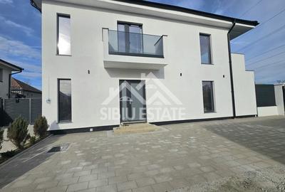 Casa in Selimbar 4 camere si curte spatioasa - 1