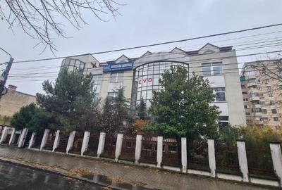 Birou, de 1,820 mp, în Central - 3