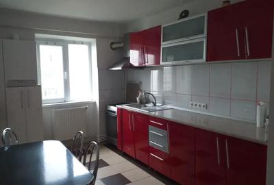 Apartament cu 3 camere decomandat în Central - 1
