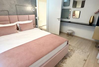 Penthouse cu 4 camere decomandat, mobilat în Tractorul - 7