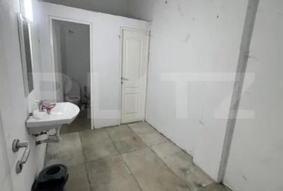 Spațiu comercial, de 69 mp, în Central - 4