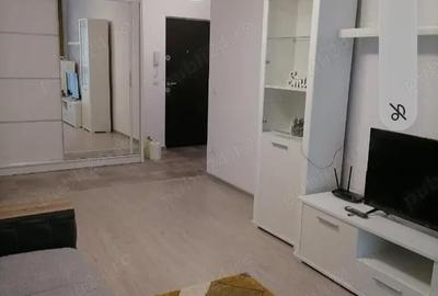 Garsonieră decomandată în Central