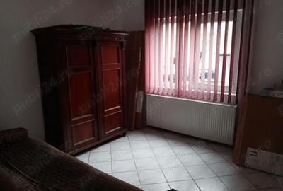 Apartament cu 3 camere semidecomandat în Central - 4