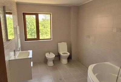 Casă individuală cu 9 camere cu Canalizare în Central - 21