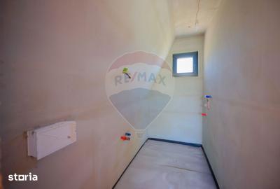 Casă cu 7 camere cu Teren 30200 Mp în Negreni - 10