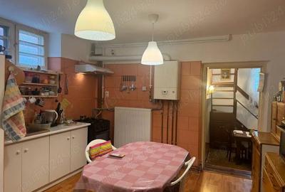 Casă cu Teren 140 Mp în Central