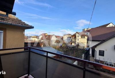 Apartament cu 2 camere decomandat, mobilat în Vasile Aaron - 4