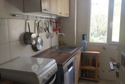 Apartament cu 3 camere semidecomandat în Berceni - 5