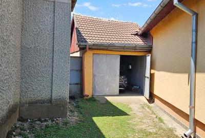 Casa ?i curte ( 30 ari) de vanzare in comuna Farcasele, sat Ghimpa?i, jud. Olt - 1