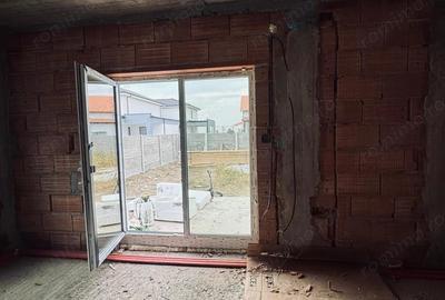 Casă cu 4 camere în Central - 2