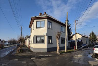 Spațiu comercial, de 75 mp, în Central - 4