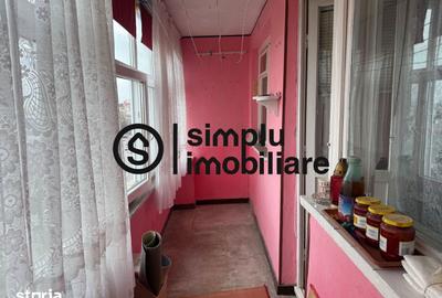 Apartament cu 3 camere decomandat în Valea Rosie - 5