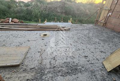 Jumatate de duplex pe parter cu 3 camere si 2 bai, Sag - 14