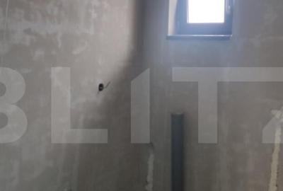 Casa semifinisata cu gard imprejmuitor in Livada de Bihor, l - 1