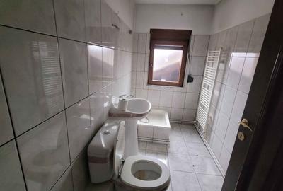 Imobil cu 3 case:C1 -3 nivele;C2-2nivele;C4-1 nivel;C3;C5;Piscina;Foisor - 11