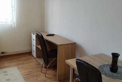 Garsonieră decomandată în 7 Noiembrie - 1