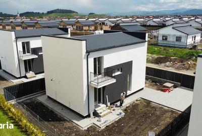 Casă cu 4 camere cu Teren 300 Mp în Sânpetru - 3