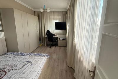 Apartament cu 4 camere decomandat în CET - 17