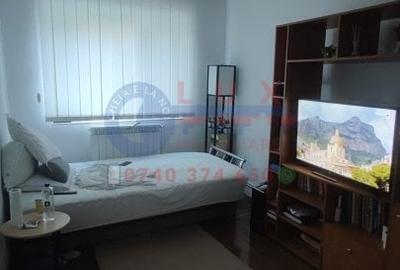 Apartament cu 3 camere semidecomandat în C5