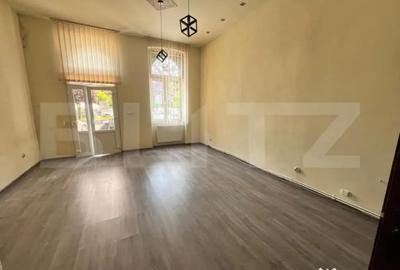Spațiu comercial, de 60 mp, în Central - 6