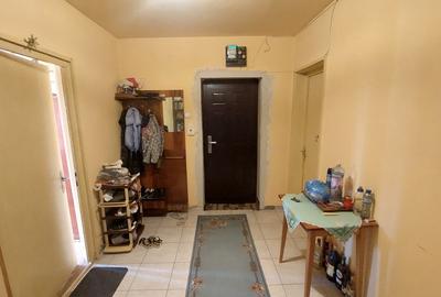 Apartament 3 camere decomandat, etajul 4, 1 Mai zona Insula - 6