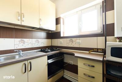 Apartament cu 2 camere decomandat, mobilat în Central