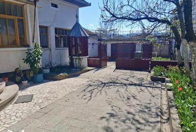 Casă cu 5 camere cu Teren 361 Mp în Central - 9