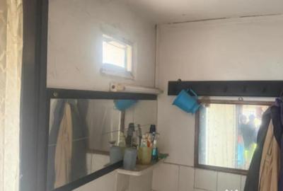 Casă cu 2 camere cu Teren 1000 Mp în Central - 4