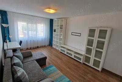 Vand apartament cu 3 camere, decomandat, in cartierul Rogerius priveli?te superba