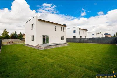 Design minimalist, rafinament maxim Casa ta moderna in Sanpetru - 20