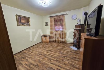 Casă individuală cu 4 camere cu Canalizare în Gușterița