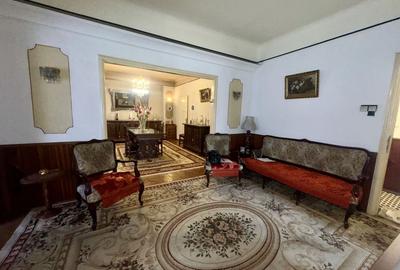 Apartament cu 4 camere circular, mobilat în Universitate