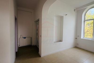 Garsonieră decomandată în Central - 2