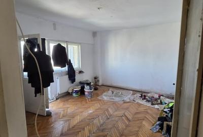 Apartament cu 4 camere decomandat în Micro 16 - 11