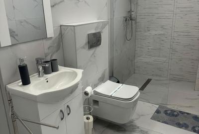 Casă cu 4 camere semidecomandat în Sânmartin