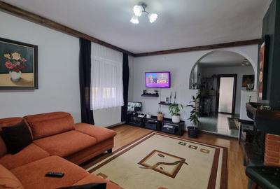 Parte de casa parter cu acces auto zona Cerbului - 2