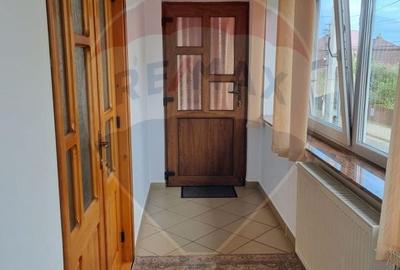 Apartament cu 3 camere de vanzare in zona Central Radauti - 2