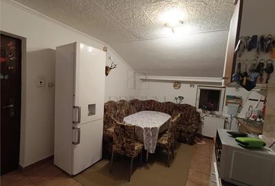 Apartament cu 3 camere decomandat, mobilat în Dâmbovița - 9