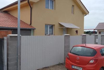 Casă cu 3 camere cu Teren 550 Mp în Central