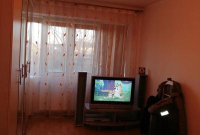 Inchiriez apartament 3 camere - 3