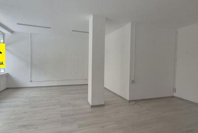 Spațiu comercial, de 82 mp, în Central - 3