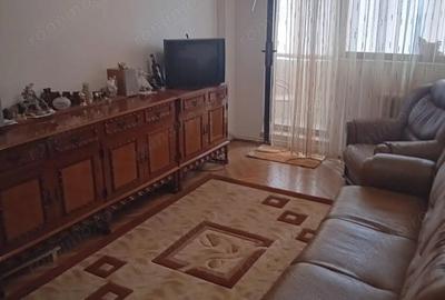 Apartament cu 3 camere decomandat în Micro 21 - 16