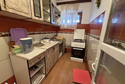 Casă cu 6 camere cu Teren 395 Mp în Central - 8