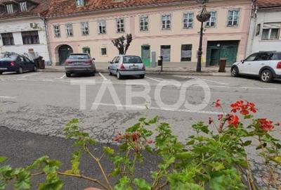 Apartament de inchiriat 80 mp 3 camere la casa zona centrala Cisnadie - 1