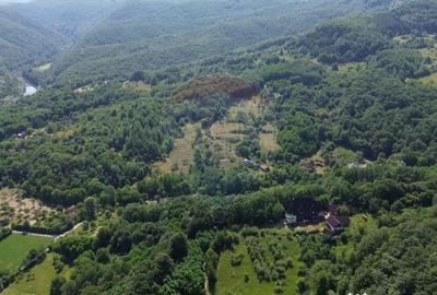 Casă cu 10 camere cu Teren 24700 Mp în Berchez - 1