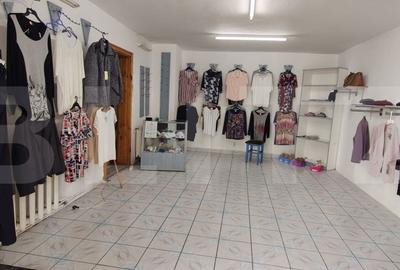 Spațiu comercial, de 50 mp, în Central - 4