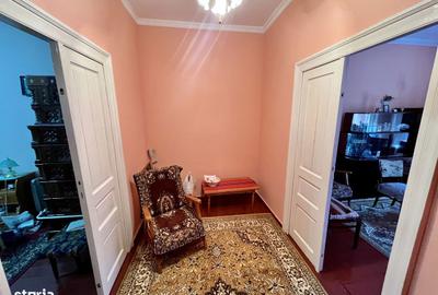 Casă cu 2 camere decomandat cu Teren 150 Mp în Central