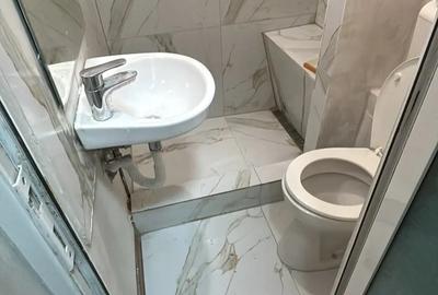 Persoana fizica se vinde garsoniera pe bravilor 10 bloc t 3 - 4